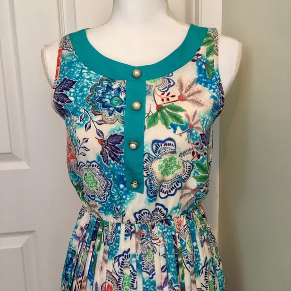 EVERLY Floral Sleeveless Pleated Dress - Picture 3 of 9